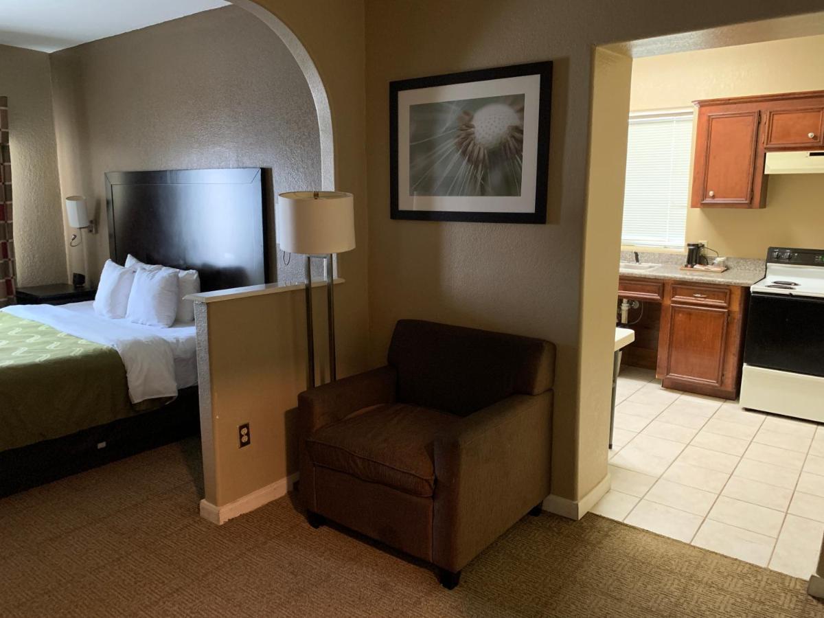 Quality Suites Houston Nw Cy-Fair Jersey Village Esterno foto