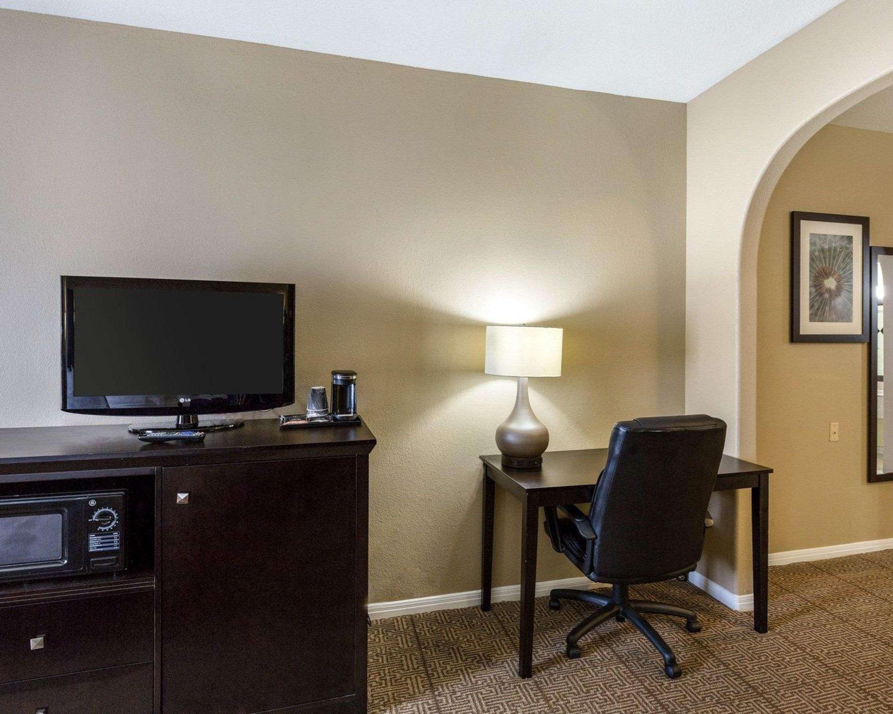 Quality Suites Houston Nw Cy-Fair Jersey Village Esterno foto